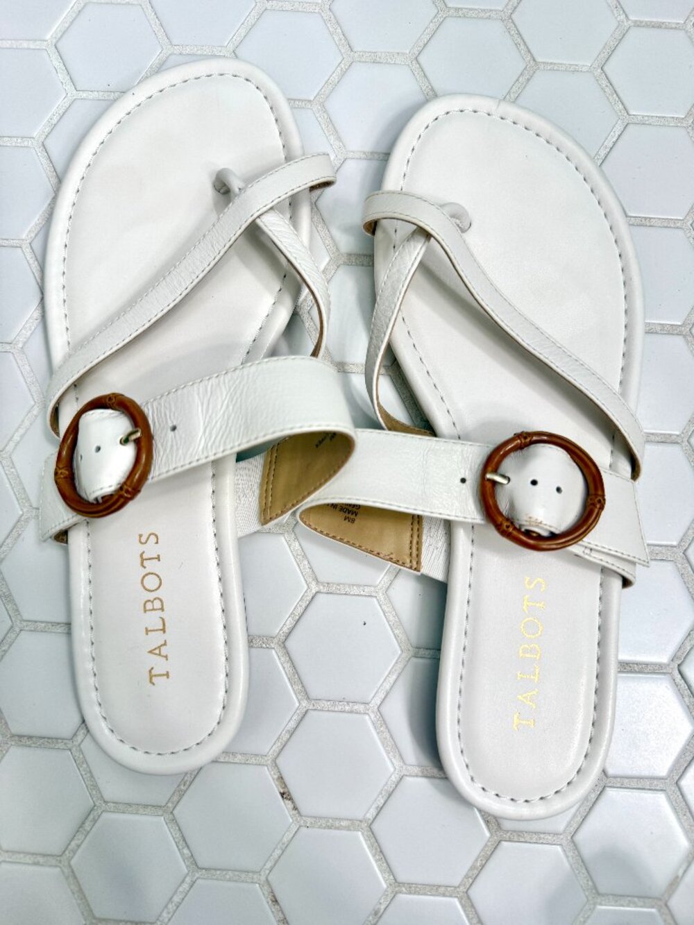 Talbots White Leather Sandals Bamboo Buckle Slide Thong Sandals - Size 8